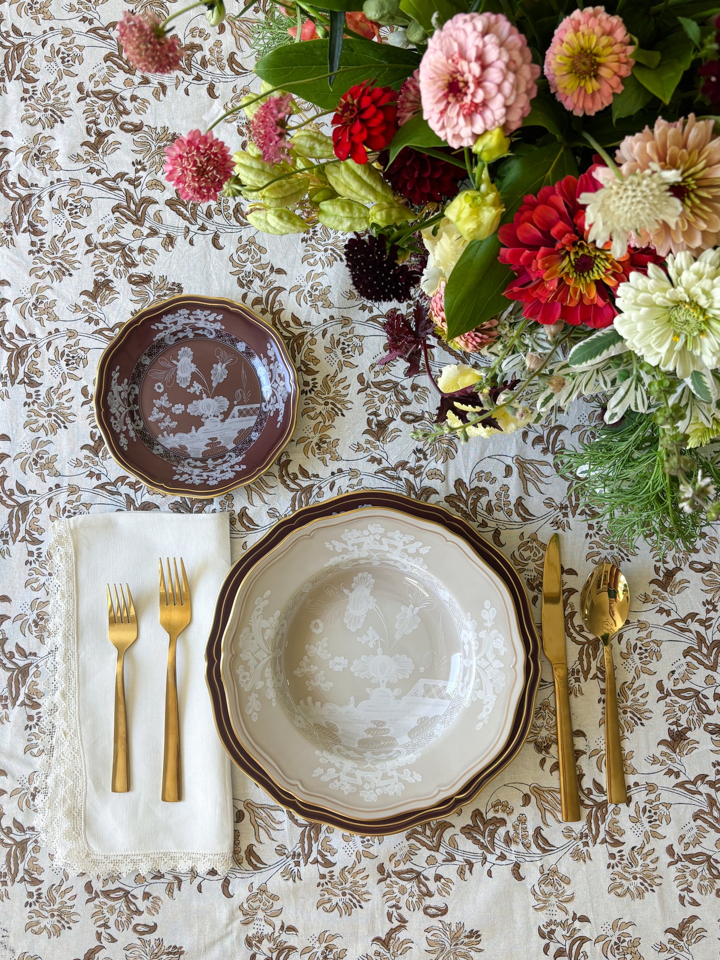 HAZEL FLEUR TABLECLOTH