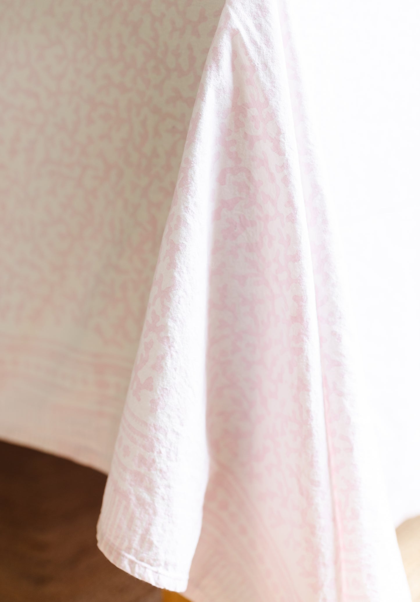PETAL CORAL TABLECLOTH