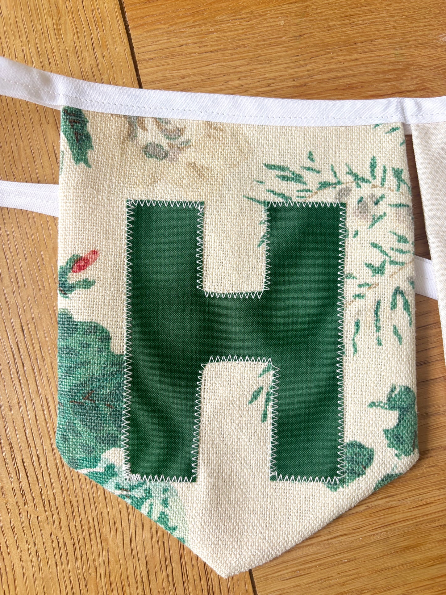 HAPPY BIRTHDAY BANNER - LEE JOFA WHITE HOLLYHOCK