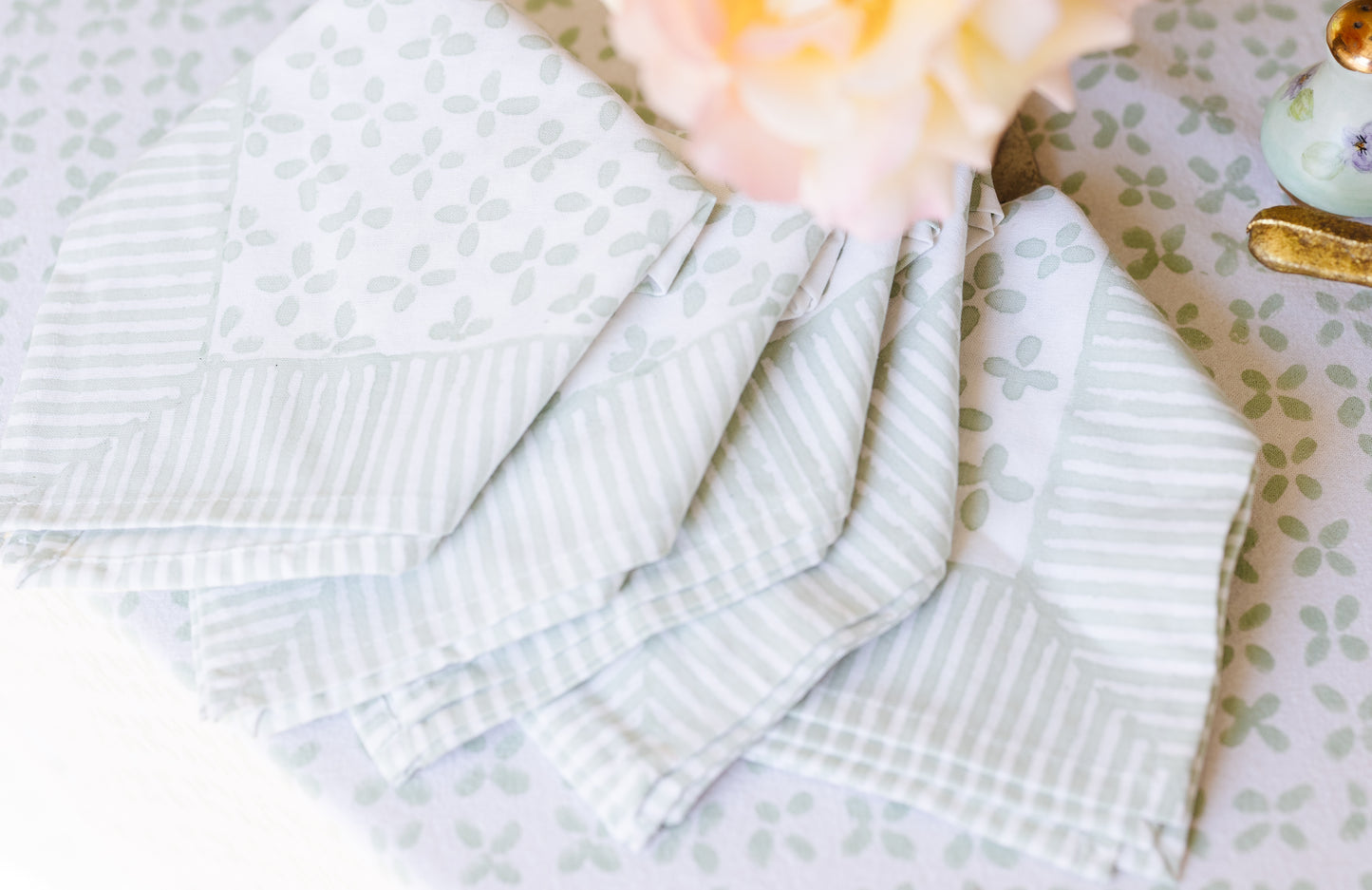 CLOVER NAPKINS