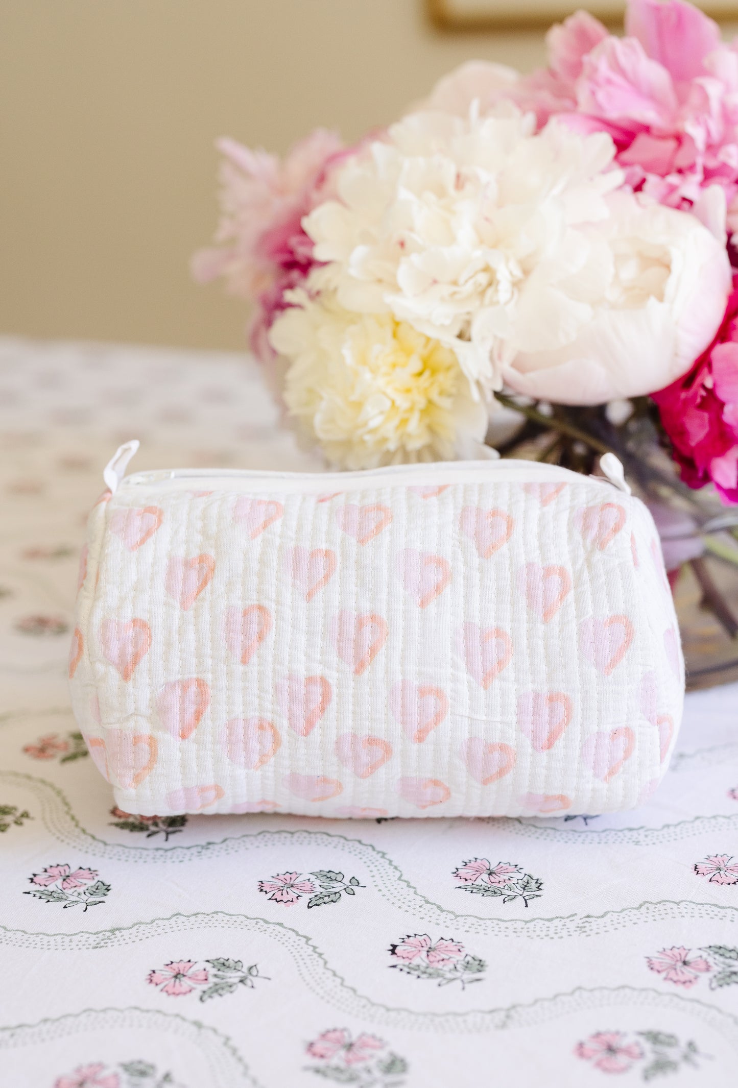 PETAL HEARTS TOILETRY BAG
